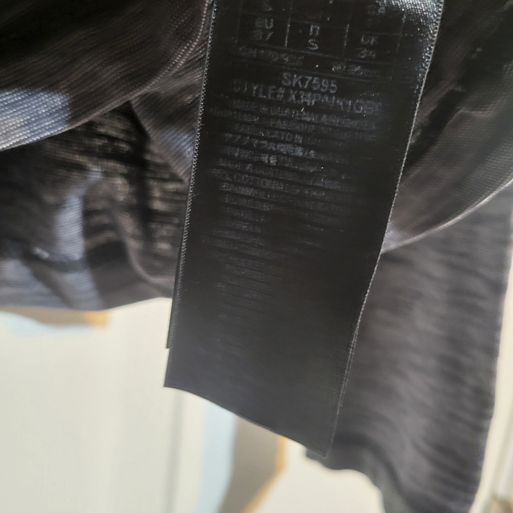 Guess Jeans Co. Gray V-Neck Long Sleeve Shirt - Picture 3 of 4